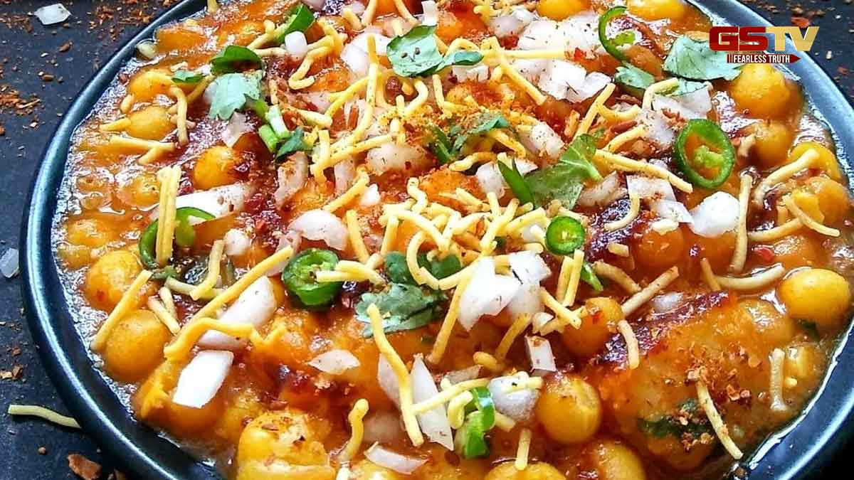 Recipe / સાંજના નાસ્તામાં કંઈક સ્વાદિષ્ટ અને ચટપટુ ખાવા માંગતા હોવ, તો ટ્રાય કરો વટાણાની ચાટ