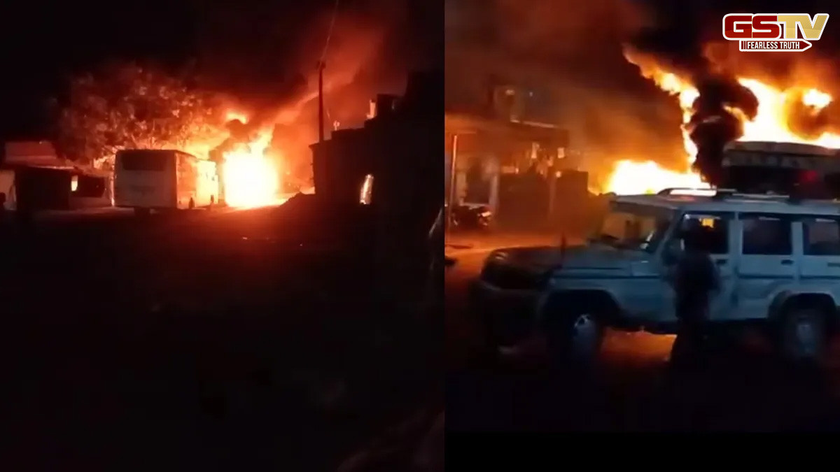 VIDEO: મધ્ય પ્રદેશમાં અકસ્માતમાં બે લોકોના મોતથી ગુસ્સે ભરાયા લોકો, 7 બસો સહિત 11 વાહનોને સળગાવ્યા