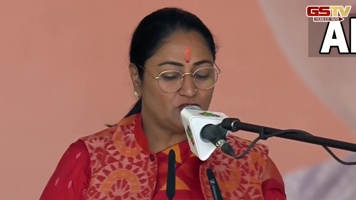 VIDEO: રેખા ગુપ્તાએ Delhi CM તરીકે લીધા શપથ, આજથી મેડમ મુખ્યમંત્રીનું રાજ