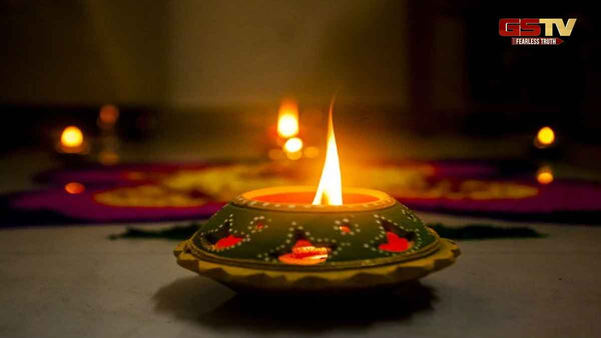 રાત્રે શિવલિંગ પાસે દીવો પ્રગટાવવાનો આ થશે ચમત્કાર, અપાર ધન પ્રાપ્તિની સર્જાય છે શક્યતાઓ