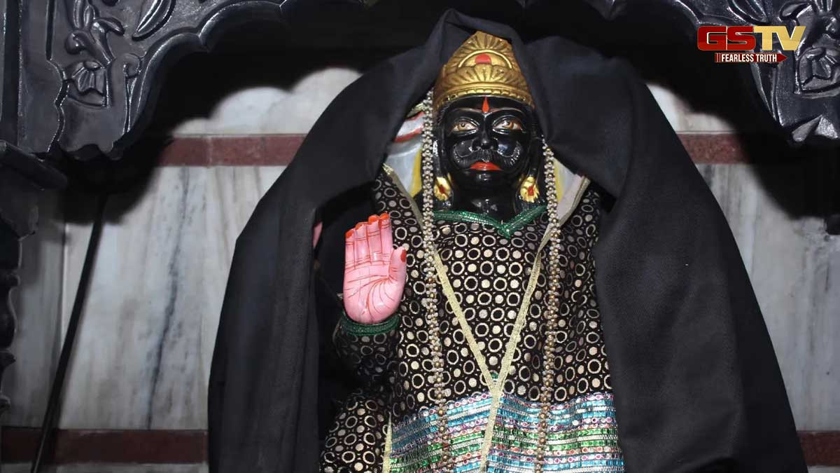 શનિવારે કરો શનિદેવની ખાસ પૂજા, સાડા સતી અને અન્ય અવરોધમાંથી મળશે મુક્તિ