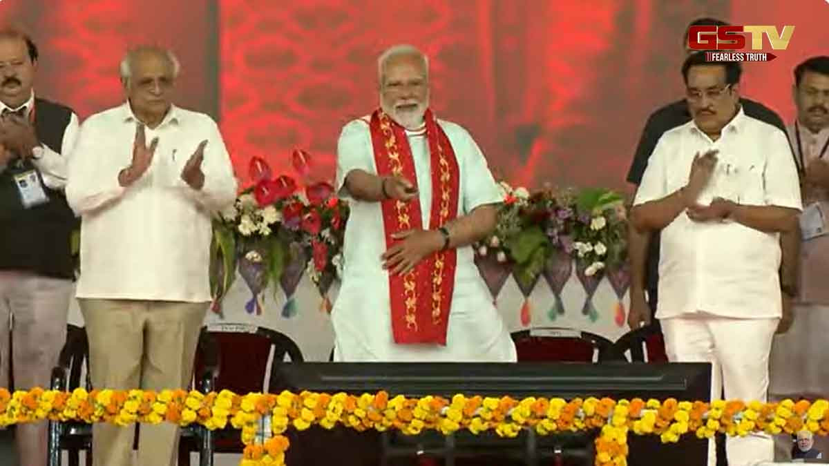 વતનમાં વડાપ્રધાન, મોદીએ કહ્યું- મને ગાળો આપનારા ઝીરો સીટવાળાને એ નથી ખબર કે 32 લાખ કરોડમાં કેટલા શૂન્ય આવે..