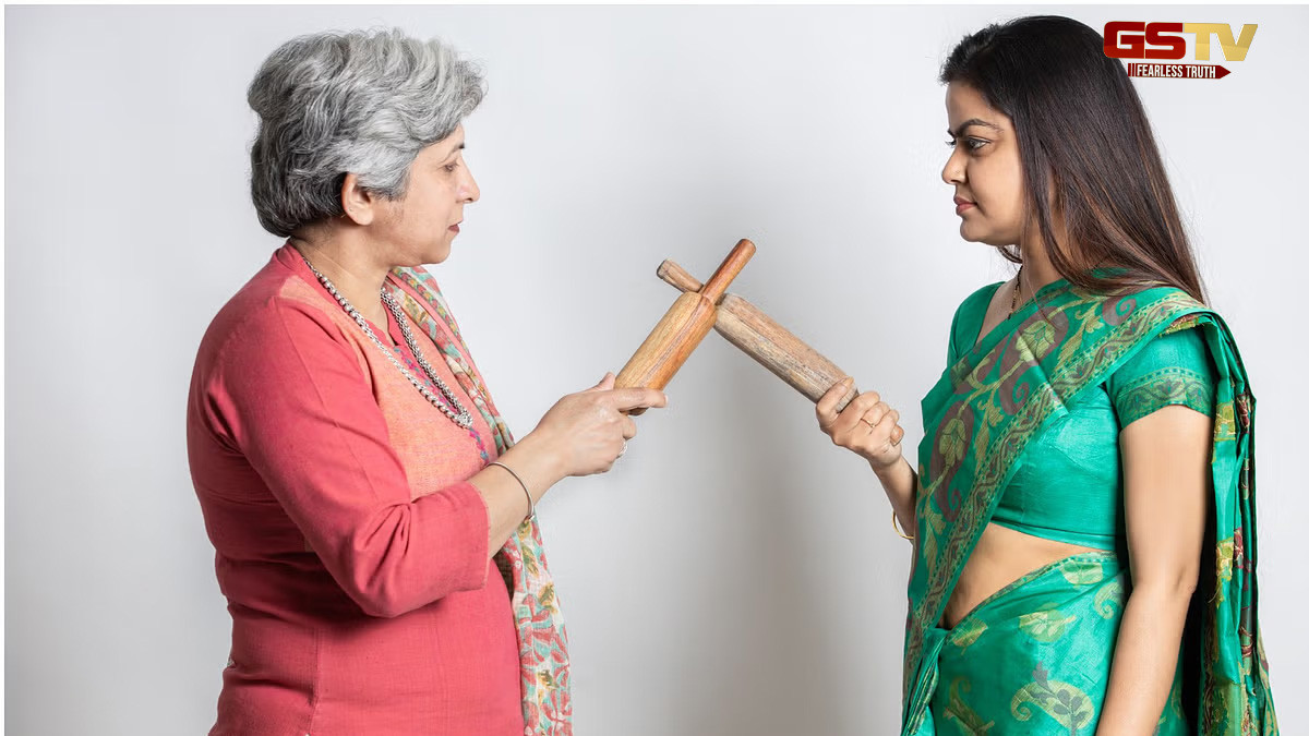 Relationship Tips : મજાકમાં પણ સાસુને આ 5 વાતો ન કહો, સાસરિયામાં રહેવું થઈ જશે મુશ્કેલ