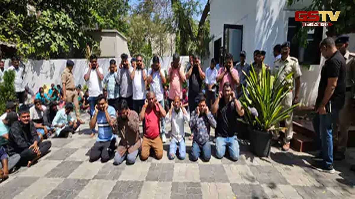 નવસારીમાં અસામાજિક તત્ત્વોને એકઠાં કરી અપાઈ વોર્નિંગ, કાન પકડાવી કરાવાઈ ઊઠકબેઠક