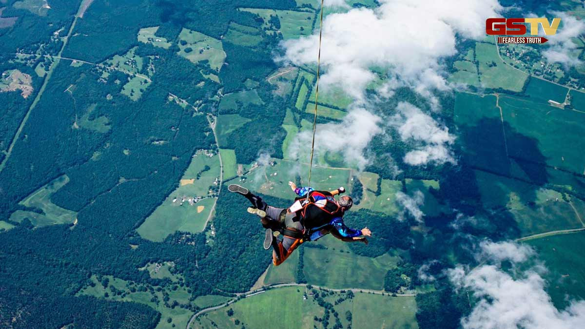 Skydiving Places / સ્કાયડાઇવિંગ માટે પ્રખ્યાત છે દક્ષિણ ભારતના આ સ્થળો, જાણો કેટલો છે ચાર્જ