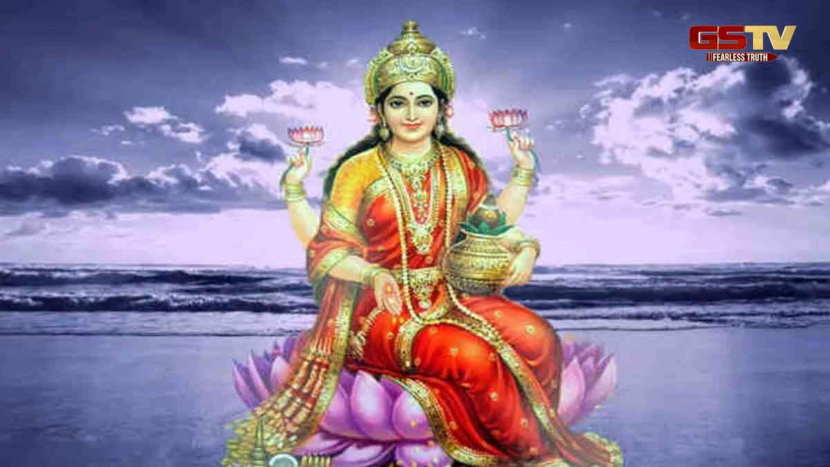 નવરાત્રી દરમિયાન ઘરના મુખ્ય દરવાજા પર કરો આ યુક્તિઓ, દેવી લક્ષ્મી આવશે તમારા ઘરે! 