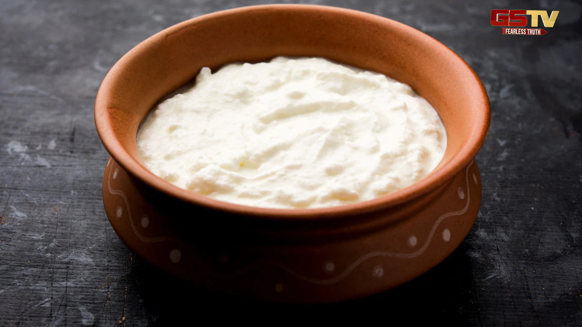 Skin Care: ચહેરા પર દહીં લગાવવાથી શું થાય છે? જાણો અહીં 