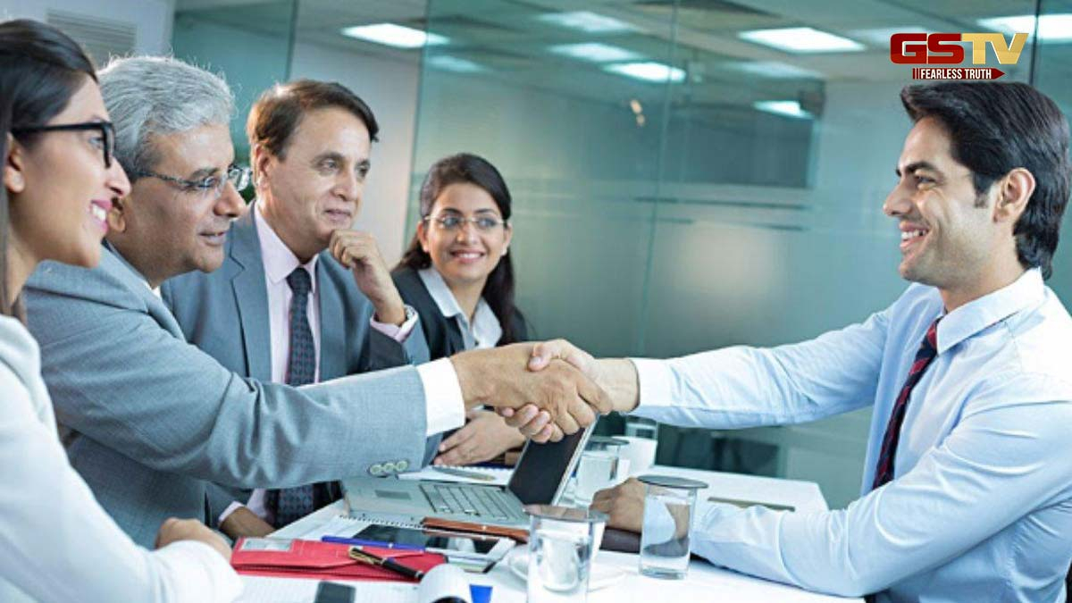 Interview Tips / ઇન્ટરવ્યુમાં 'તમારા વિશે જણાવો' પ્રશ્નનો જવાબ કેવી રીતે આપવો? મદદરૂપ થઈ શકે છે આ ટિપ્સ