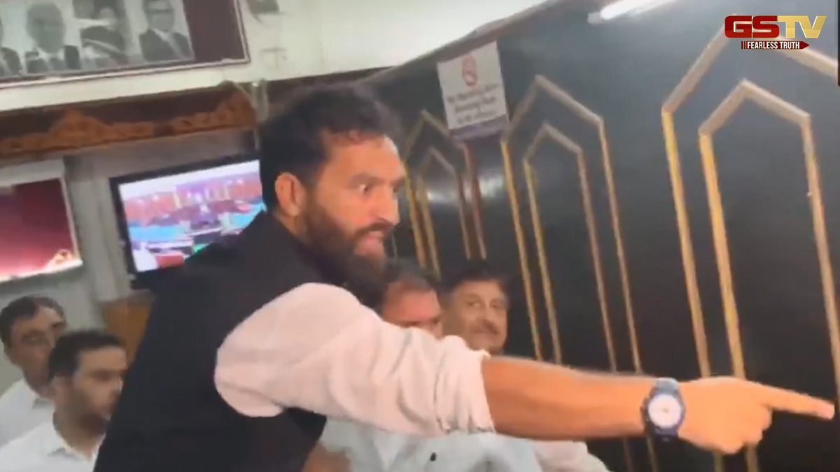 વક્ફ મુદ્દે J&K વિધાનસભામાં બબાલ, BJP- AAPના ધારાસભ્યો મારામારી પર ઉતર્યા 