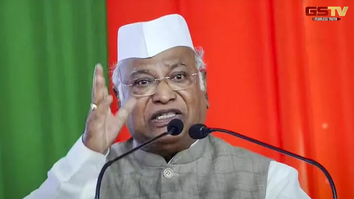 'જો આવું જ રહ્યું તો એક દિવસ નરેન્દ્ર મોદી દેશને વેચી દેશે', CWC બેઠકમાં ખડગેએ EVMનો ઉઠાવ્યો મુદ્દો