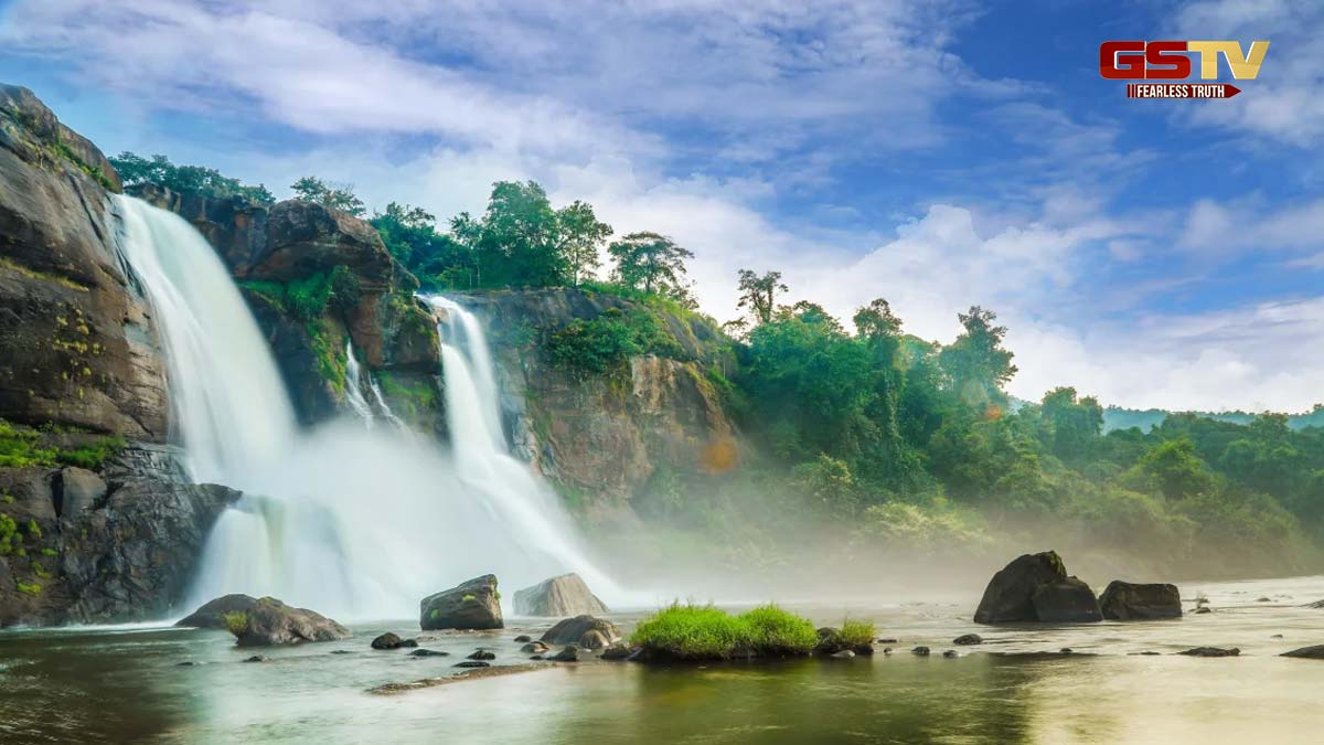 Travel Tips / ખૂબ જ સુંદર છે ભારતના આ 5 Waterfalls, જોતા જ દૂર થઈ જશે બધો તણાવ