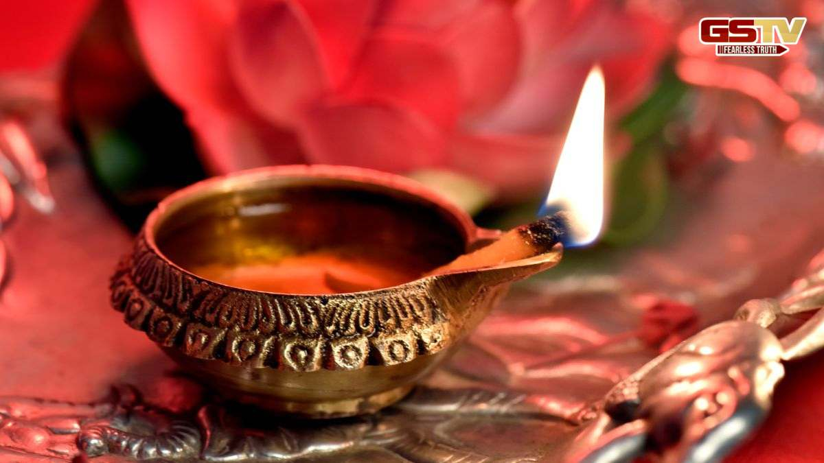 ભૂલથી પણ ઘરની આ દિશામાં દીવો ન પ્રગટાવો, નકારાત્મક શક્તિઓને આકર્ષે છે
