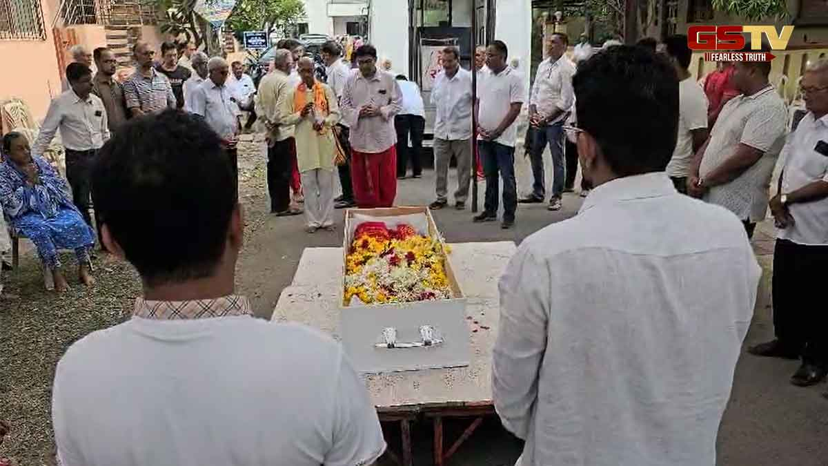 Navsari News: ઓસ્ટ્રેલિયામાં હત્યા બાદ બીલીમોરાના યુવકનો મૃતદેહ પહોંચ્યો વતન, પરિવારે વહાવી અશ્રુધારા