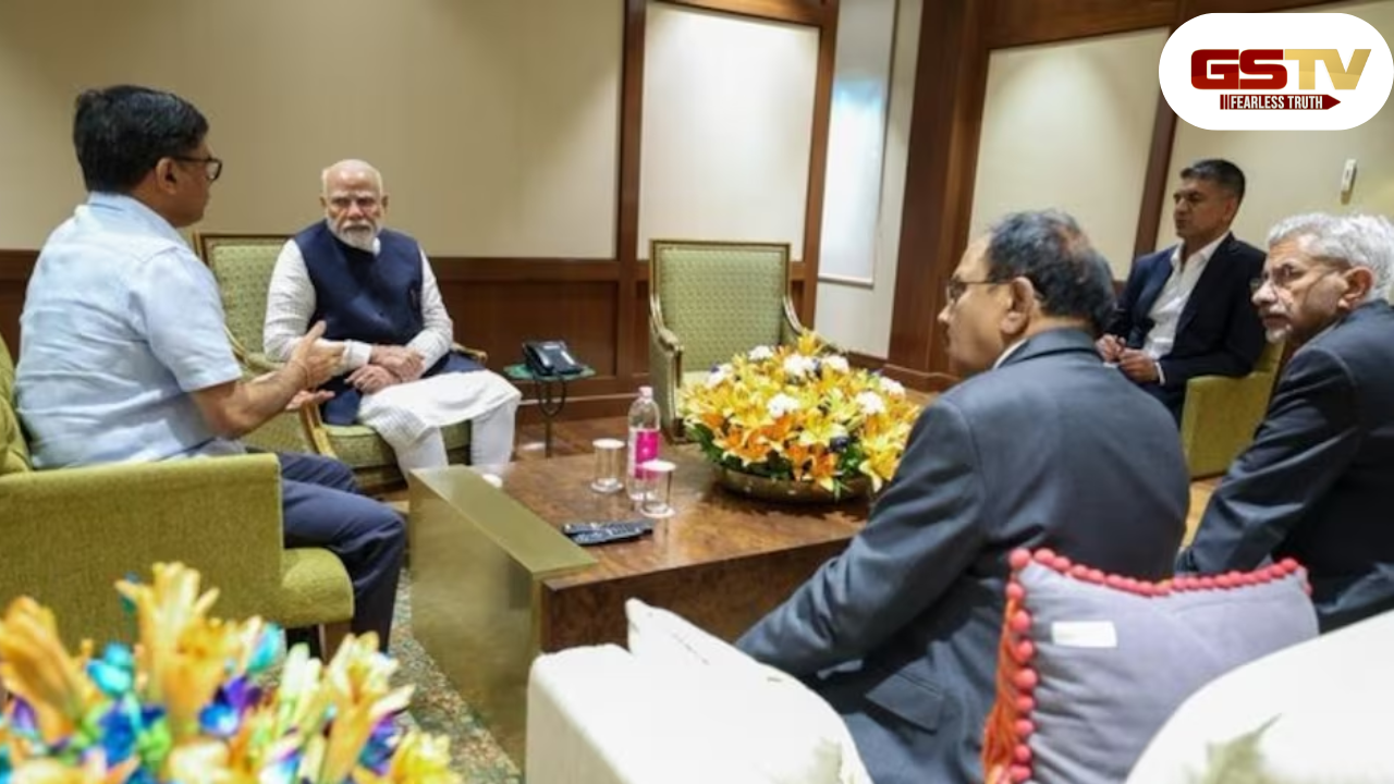 PahalgamTerrorist Attack: PM મોદીને NSA ડોભાલ-વિદેશમંત્રી જયશંકરે એરપોર્ટ પર જ પહેલગામ હુમલા અંગે બ્રીફિંગ આપ્યું