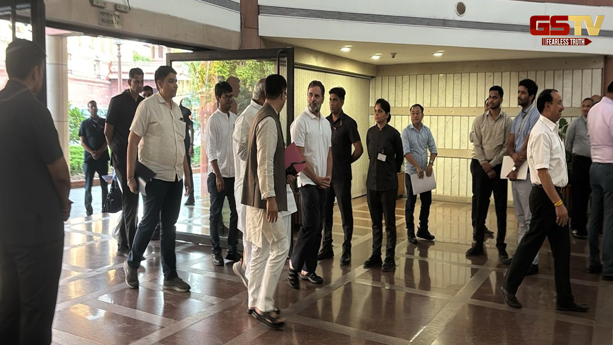 પહેલગામ હુમલાને લઈને સર્વપક્ષીય બેઠક, ગૃહ મંત્રી અમિત શાહ સહિતના નેતાઓ હાજર