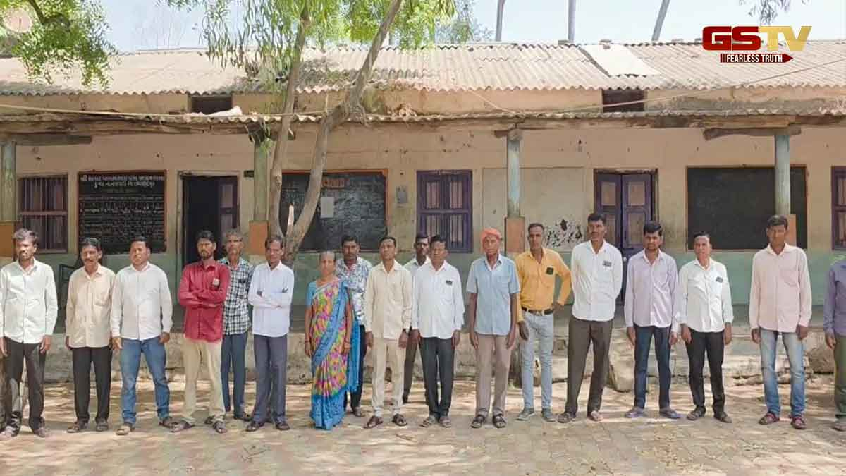 Chhotaudepur News: નસવાડીના દુગ્ધાની આશ્રમ શાળા બંધ કરવાની તંત્રની હિલચાલ, લોકોમાં આક્રોશ આંદોલનની ચીમકી 