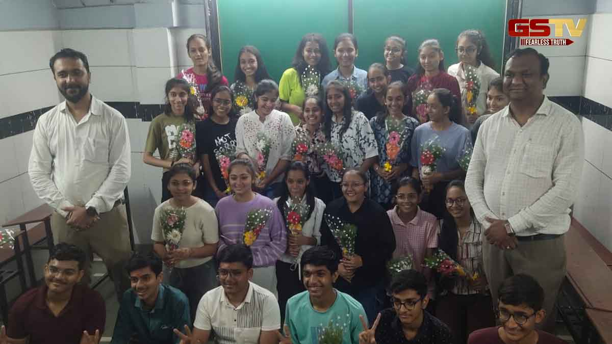 Board Result: સામાન્ય પ્રવાહના પરિણામમાં Suratના હીરલા ચમક્યાં, રાજ્યમાં સૌથી વધુ 1672ને A-1 ગ્રેડ
