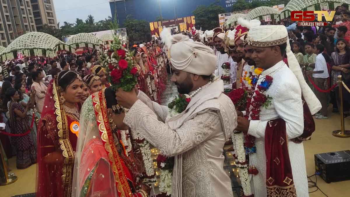 Surat News: માતા-પિતા વિહોણી 51 દીકરીઓએ પાડ્યાં પ્રભુતામાં પગલાં, કરિયાવર, કોડની સાથે સુરક્ષા માટે અપાયાં હેલમેટ
