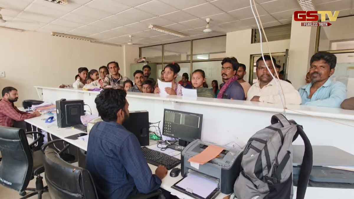 Chhotaudepur News: નસવાડી સેવાસદનમાં Gswan કનેક્ટિવિટી ખોરવાઈ, દાખલા માટે વિદ્યાર્થીઓને હાલાકી