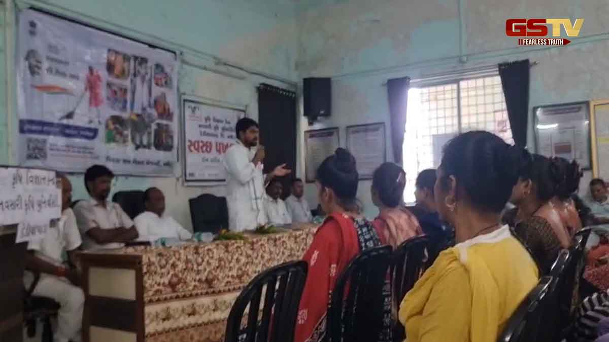 Narmada News: વિરોધ કરવામાં AAP-BJP એક સાથે, e-રીક્ષામાં ભ્રષ્ટાચાર થયો હોવાના નામે ન કર્યુ વિતરણ