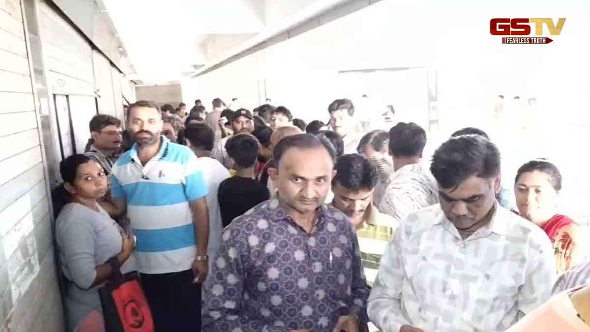 Surat News: મંદીની ઘડીમાં રત્નકલાકારોને રાહત, આરોગ્ય વીમો અને બાળકો માટે નોટબૂકનું વિતરણ