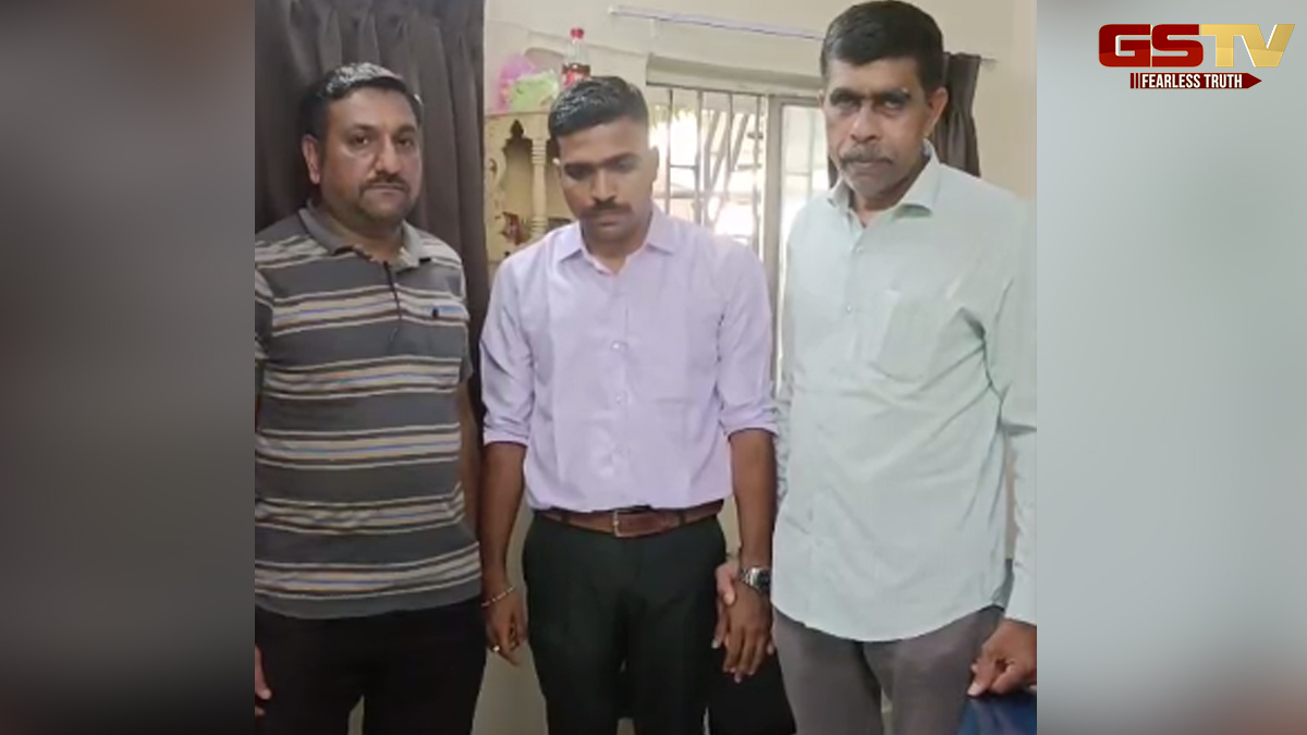 Navsari News: પોલીસ કોન્સ્ટેબલ પોતાની જ ચોકીમાં 40 હજારની લાંચ લેતા ઝડપાયો