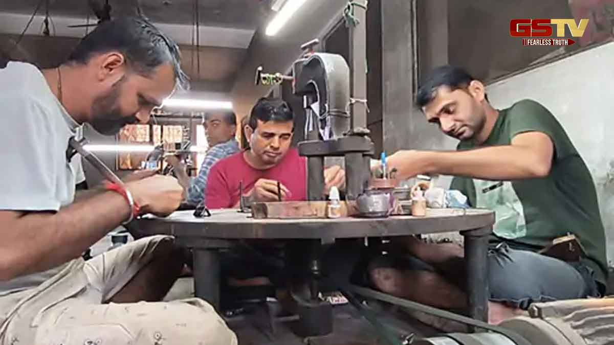 Navsari News: હીરા ઉદ્યોગની મંદીમાં રત્નકલાકારોની હાલત કફોડી, ચેમ્બર ઓફ કોમર્સે વ્યક્ત કરી ચિંતા