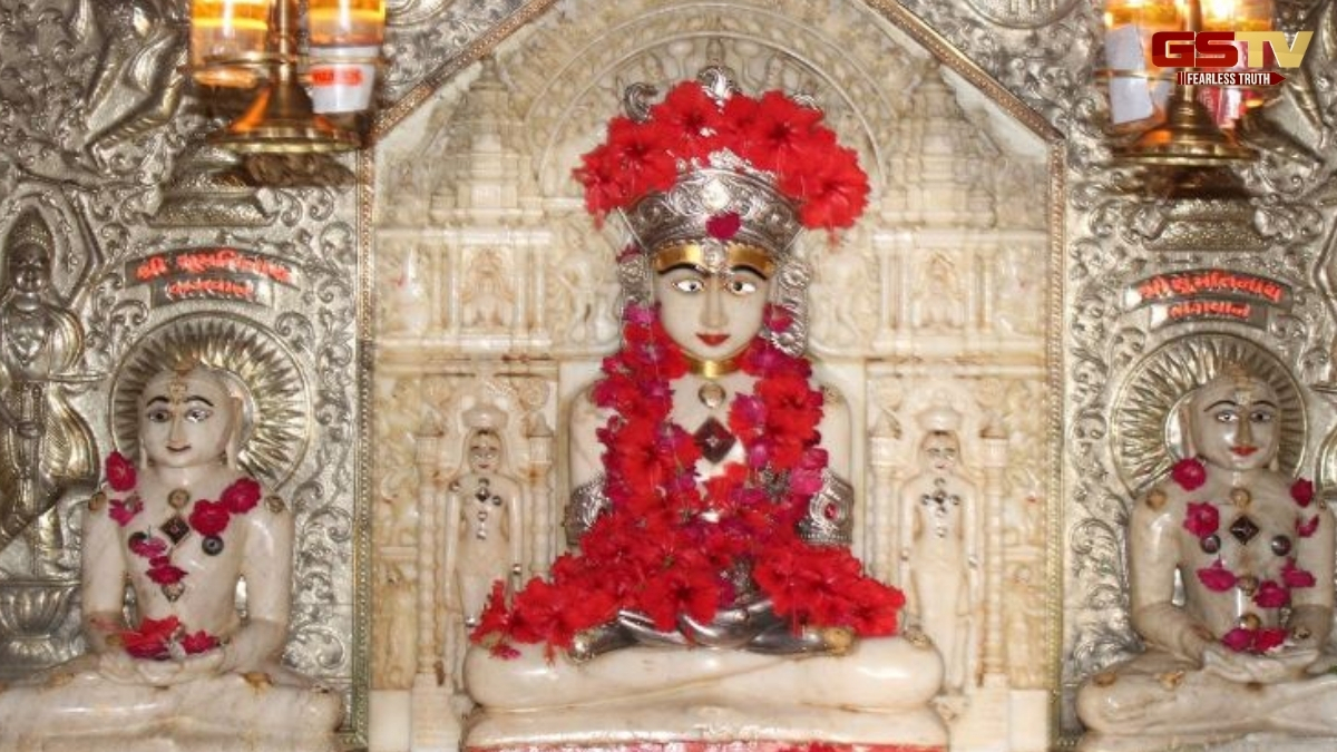 Dharmlok: ભગવાનમાં અડગ વિશ્વાસ રાખીને ડગ ભરનારો ક્યારેય ડગમગતો નથી