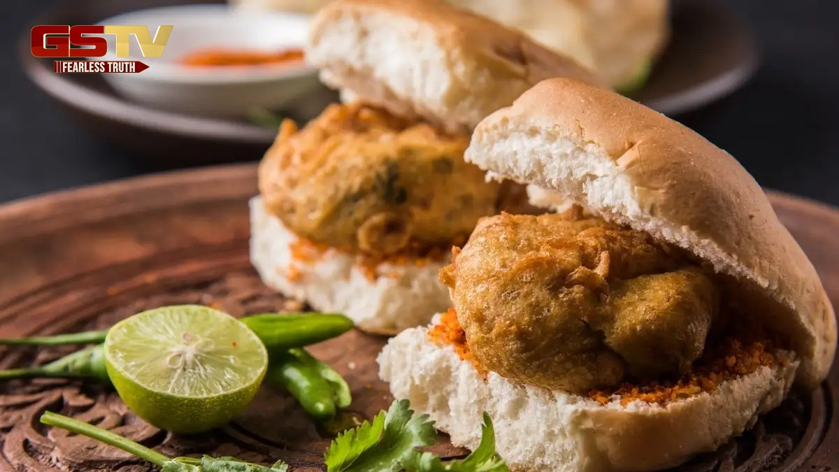 Recipe / ઘરે બનાવવા છે મુંબઈ સ્ટાઈલ મસાલેદાર વડાપાવ? તો ફોલો કરો આ સરળ રીત