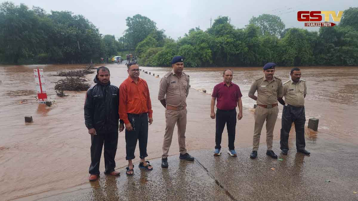Surat News: ઉમરપાડાના વહાર ગામે સતર્કતા વધારાઈ, કોઝવે પાણીમાં ડૂબતા સિક્યુરિટી વધારાઈ