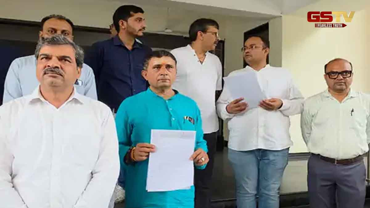 Surat News: શિક્ષકો પર હુમલા મુદ્દે વિશેષ કાયદાની માગ, કલેકટરને આવેદનપત્ર આપી રજૂઆત