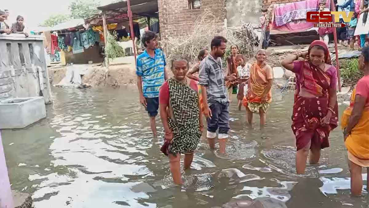 Bharuch News: જંબુસર શંકરનગરીમાં વરસાદી પાણી ભરાતા હાલાકી, 25 વર્ષથી રહેતા લોકોમાં આક્રોશ