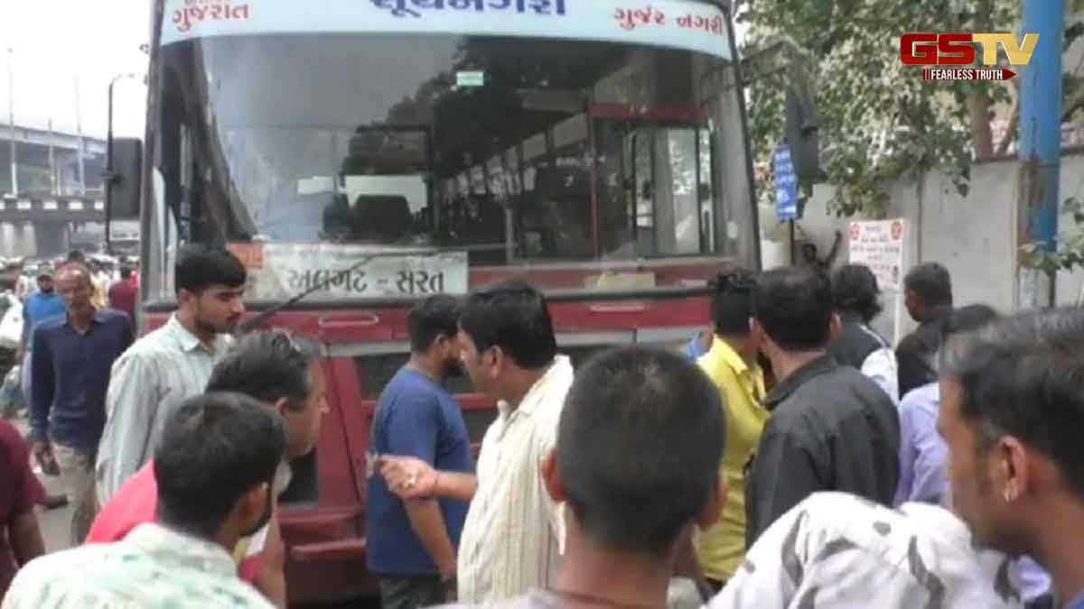 Surat News: બેફામ દોડતી ST બસે 5 બાઈકને લીધા અડફેટે, 4 લોકોને ઈજા, સર્જાયો ટ્રાફિક જામ