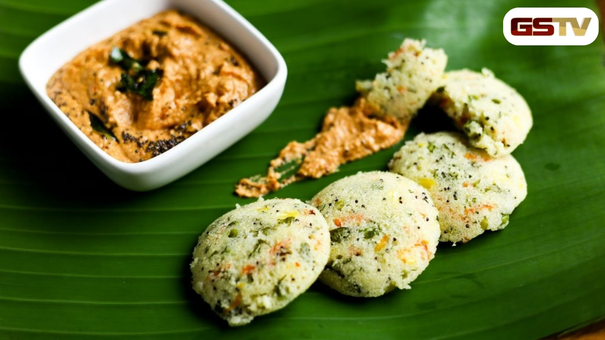 Recipe : નાસ્તામાં સ્વાદિષ્ટ અને સ્વસ્થ કંઈક ખાવા માંગતા હો, તો બનાવો 10 મિનિટમાં રવા ઈડલી