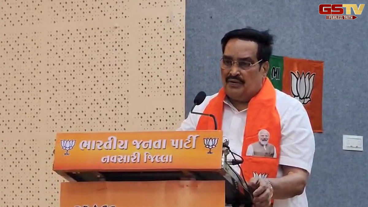 Navsariમાં C R પાટીલની સરપંચોને સલાહ, 'ગામના વિકાસ માટે ચૂંટાયા છો, કોન્ટ્રાક્ટર બનવા નહીં'