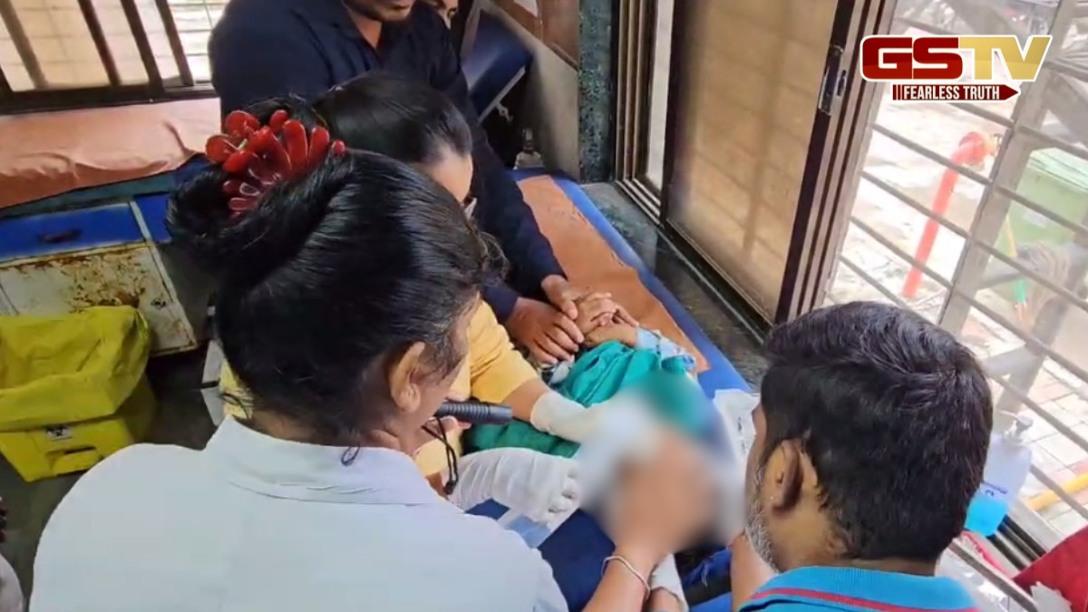 Kheda news: પુલાહાશ્રમ સ્કૂલમાં ભણતા બાળકની આંખમાં ફેવિક્વિકના ડ્રોપ્સ પડ્યા, માસૂમને દેખાવાનું બંધ થતા તાત્કાલિક હોસ્પિટલ કરાયો દાખલ