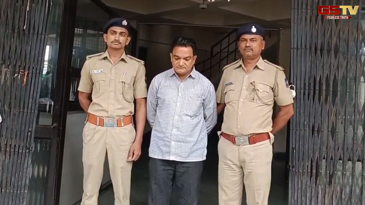 Khedaના કપડવંજમાં વિદ્યાર્થિની સાથે અડપલા કરનાર શિક્ષકને કોર્ટે 6 વર્ષ જેલની સજા ફટકારી