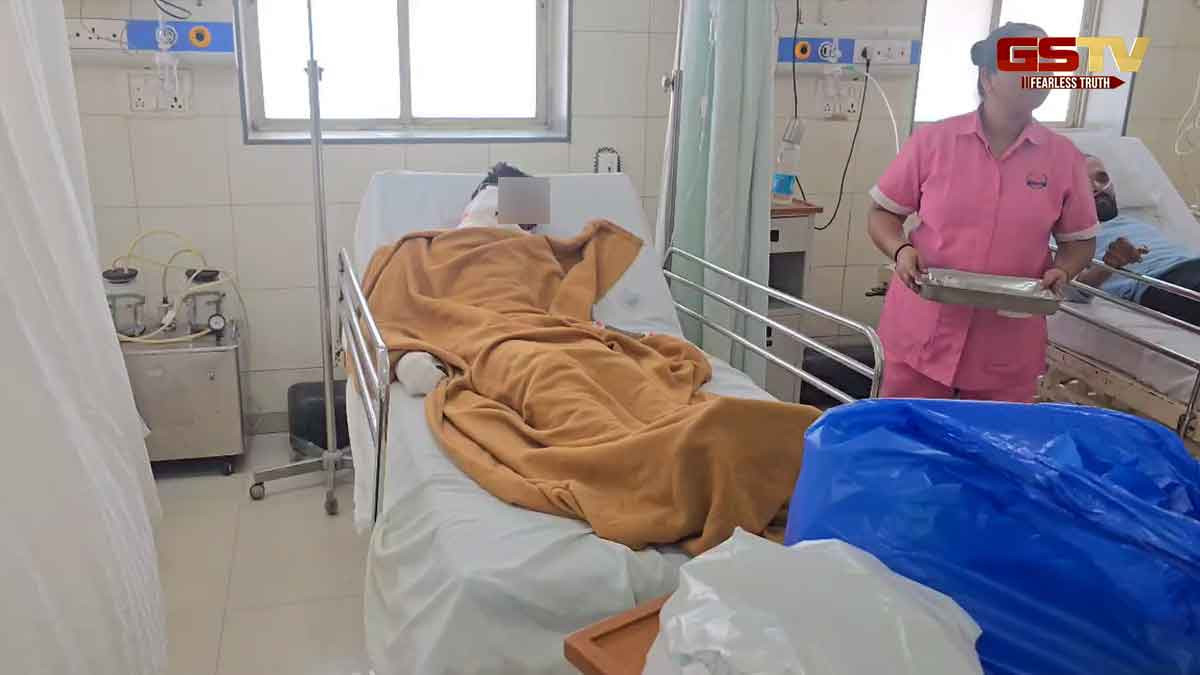 Valsad News: અતુલ રેલવે સ્ટેશન પર બે વિદ્યાર્થીઓને લાગ્યો વીજ કરંટ, માલગાડીના ટેન્કર પર ચડીને કરતાં ટ્રેક ક્રોસ