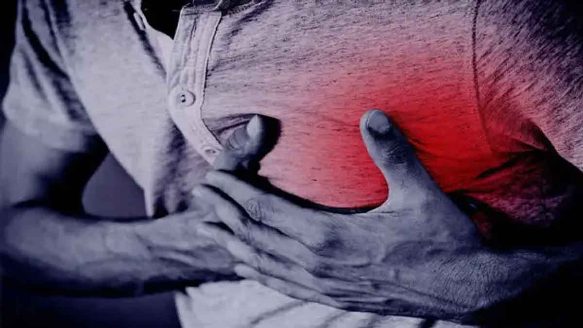 Surat News: 27 વર્ષના યુવકનું હાર્ટ અટેકથી મોત, હોસ્પિટલ પહોંચે તે પહેલાં જ રસ્તામાં મોપેડ પરથી ઢળી પડ્યો