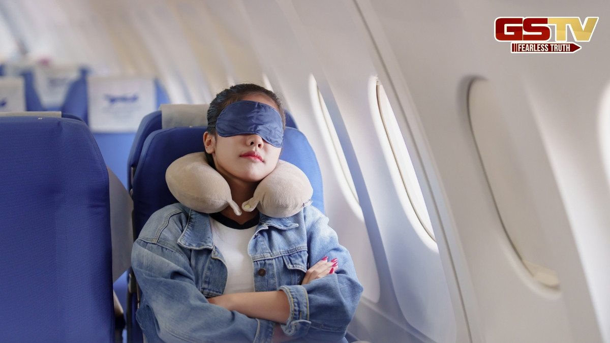 Travel Tips / ફ્લાઈટમાં ભૂલથી પણ ન પહેરો આ વસ્તુઓ, લાંબી મુસાફરીમાં બગડી જશે તમારી હાલત