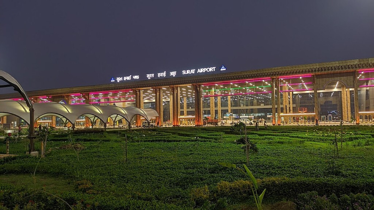 Surat News: એરપોર્ટ પર 15 કરોડના ખર્ચે નવું DVOR ઇન્સ્ટોલ, એક્સપાયરી બાદ પણ 6 વર્ષથી બદલાયું નહોતુ