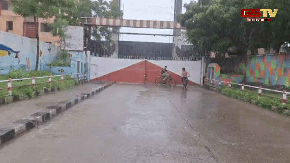 Surat News: વિયર કમ કોઝવેની સપાટી વધી, 7 દિવસમાં વાહન વ્યવહાર માટે ફરી કરાયો બંધ