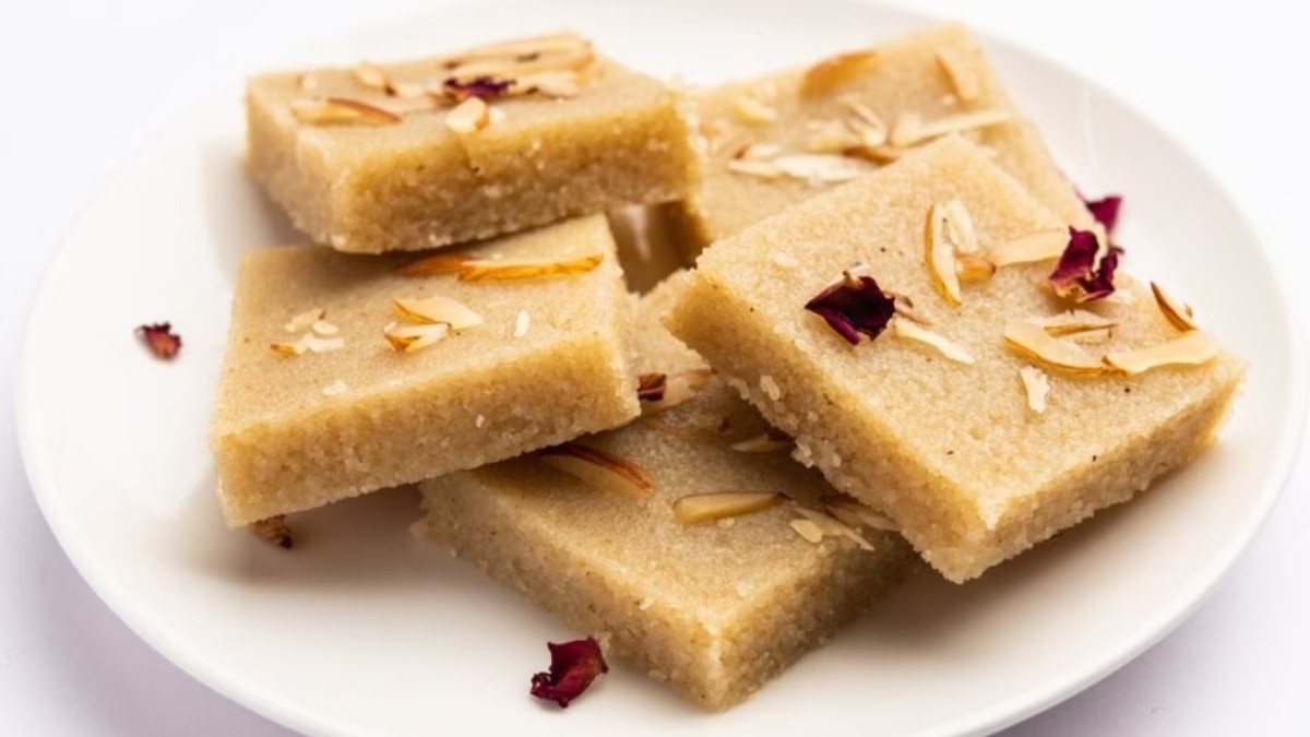 Recipe / ગણેશ ઉત્સવના ચોથા દિવસે વિઘ્નહર્તાને અર્પણ કરો બદામ અને નારિયેળની બરફી, નોંધી લો બનાવવાની રીત