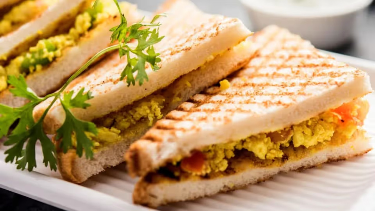 Recipe / સવાર કે સાંજના નાસ્તા માટે બનાવી શકો છો પનીર ભુર્જી સેન્ડવીચ, નોટ કરી લો સરળ રીત