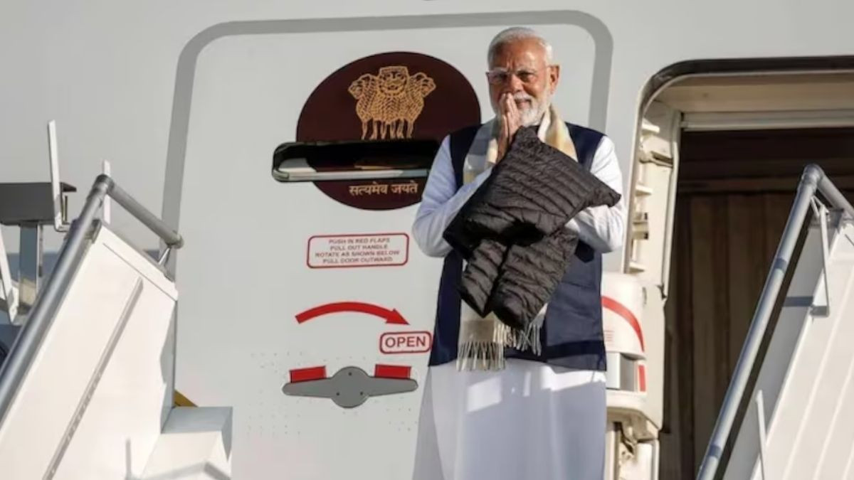 ખરાબ હવામાનને કારણે PM Modi મણિપુર - ઈમ્ફાલ એરપોર્ટ ઉતર્યા, રોડ માર્ગે ચુરાચંદપુર પહોંચ્યા