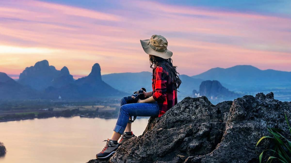 Travel Tips / ટ્રિપ પર જવા માટે નથી કોઈ પાર્ટનર? તો આ ટિપ્સની મદદથી પ્લાન કરો સોલો જર્ની