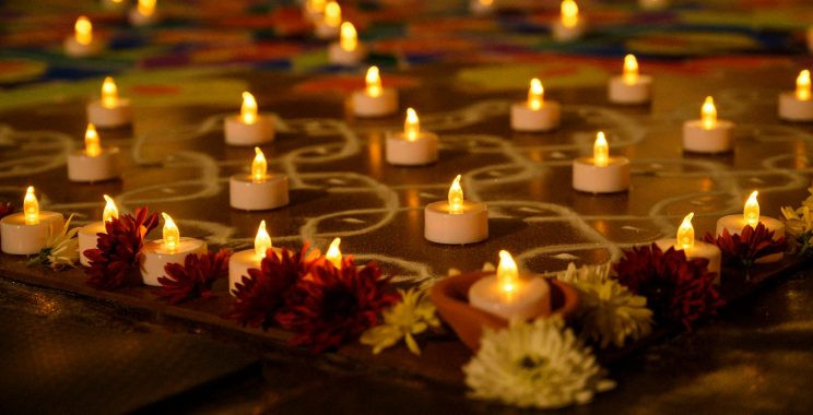 Religion: દિવાળી પર આ 4 યુકિત અપનાવવાથી ખુલશે સંપત્તિ અને ખુશીના દ્વાર