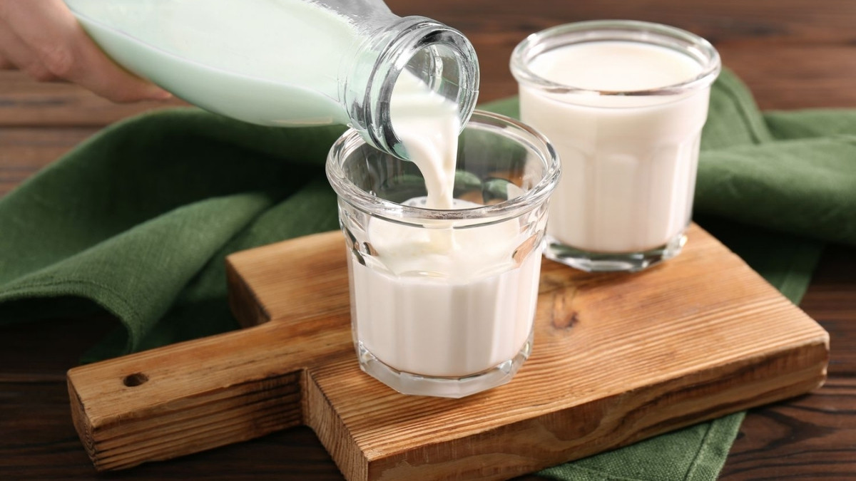 health Tips : દિવસમાં કેટલા ગ્લાસ દૂધ પીવું જોઈએ? કેલ્શિયમની ઉણપ હોય તો જાણી લો