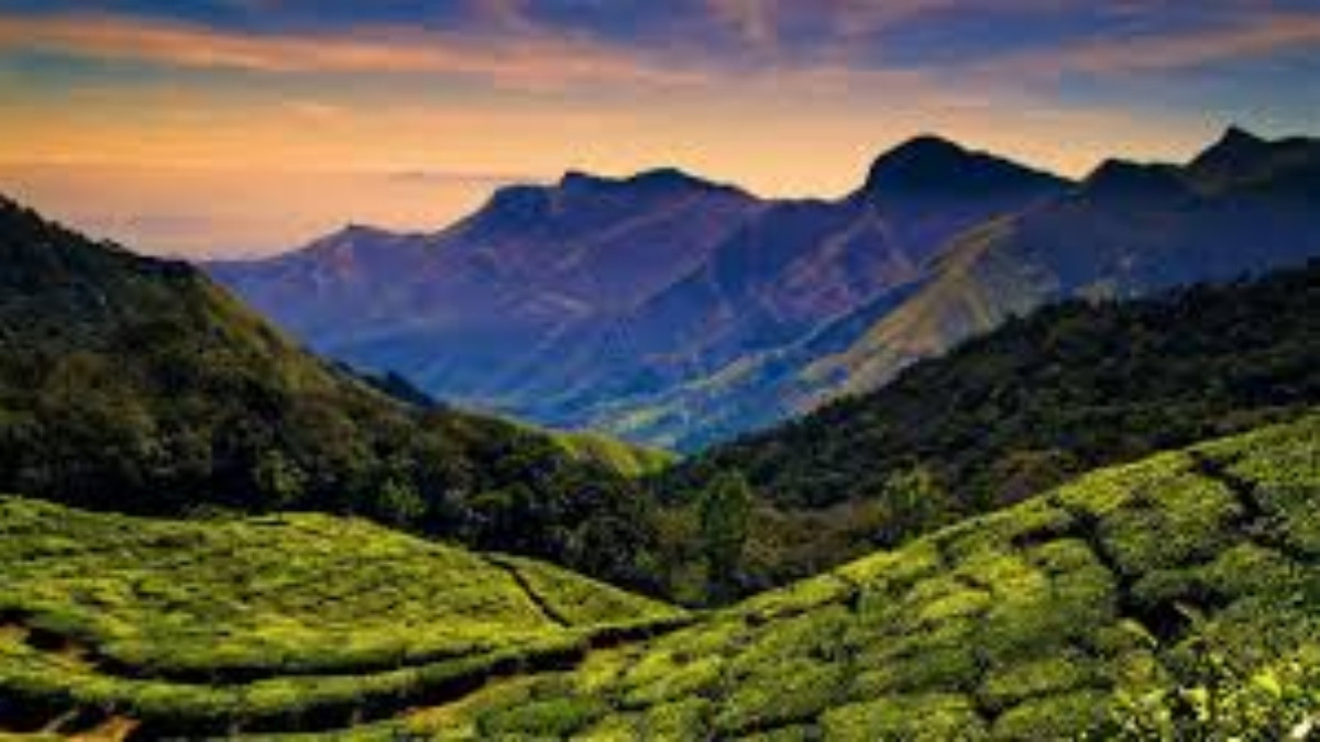 Travel Places : વાદળી પર્વતો તરફ સહેલાણીઓ વધુ આકર્ષિત, જાણો આ રહસ્યમય સ્થળ વિશે