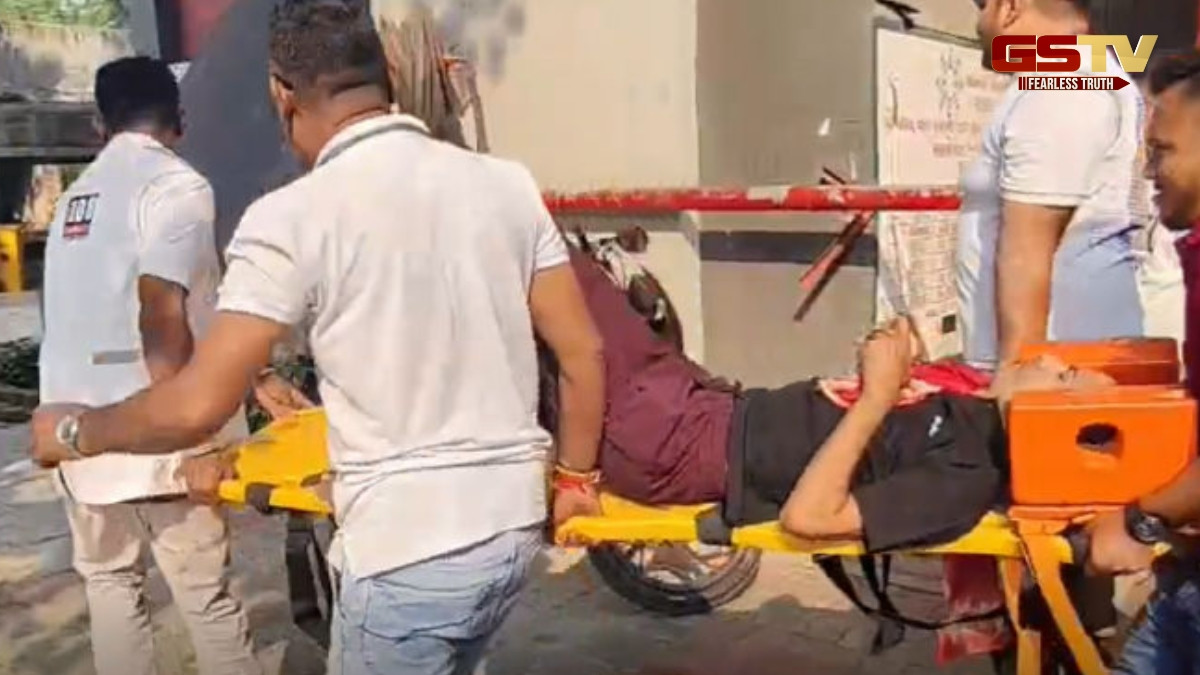 Vadodra news: પ્રતાપગંજમાં SIRની કામગીરી માટે લાઈનમાં ઊભો યુવક અચાનક ઢળી પડ્યો